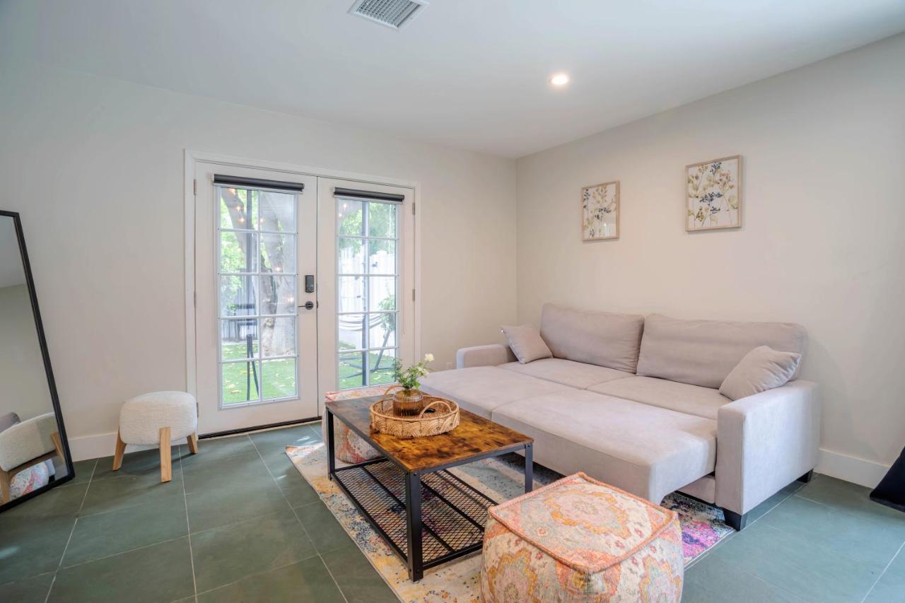 Serene 1 Bed Guest House With Patio Sleeps 6 Los Angeles Extérieur photo