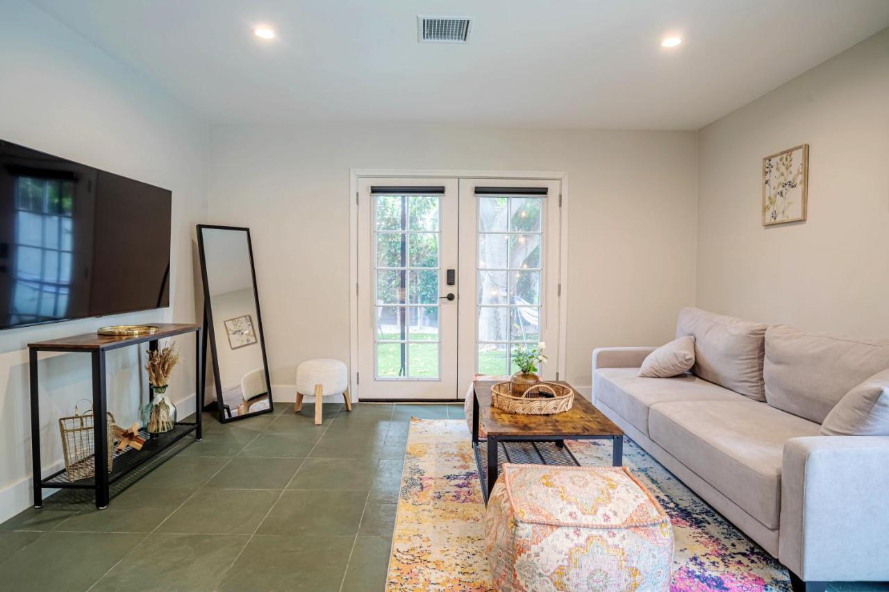 Serene 1 Bed Guest House With Patio Sleeps 6 Los Angeles Extérieur photo