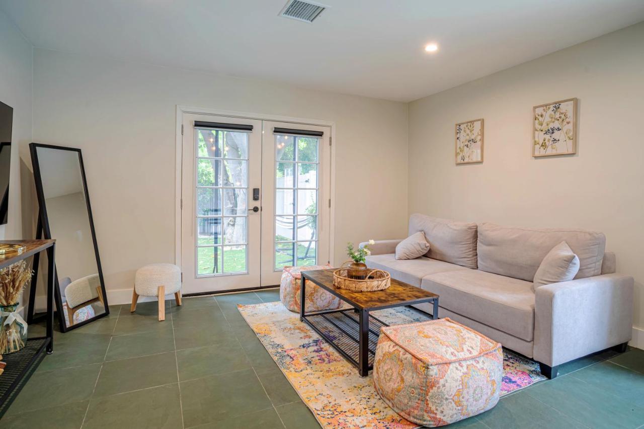 Serene 1 Bed Guest House With Patio Sleeps 6 Los Angeles Extérieur photo